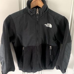 The North Face Youth Fleece Jacket. Unisex